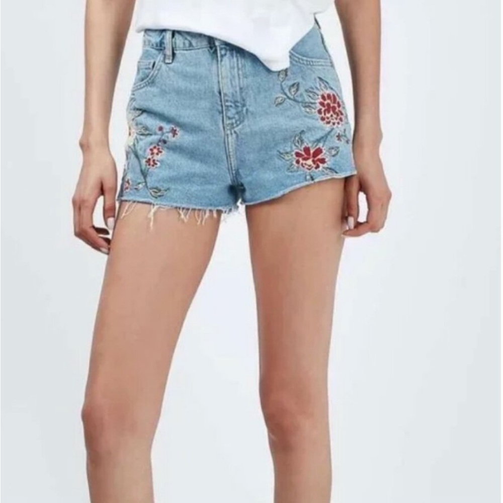 Topshop Moto Mom High Waisted Jean Shorts Floral Embroidered Cutoff Size 12